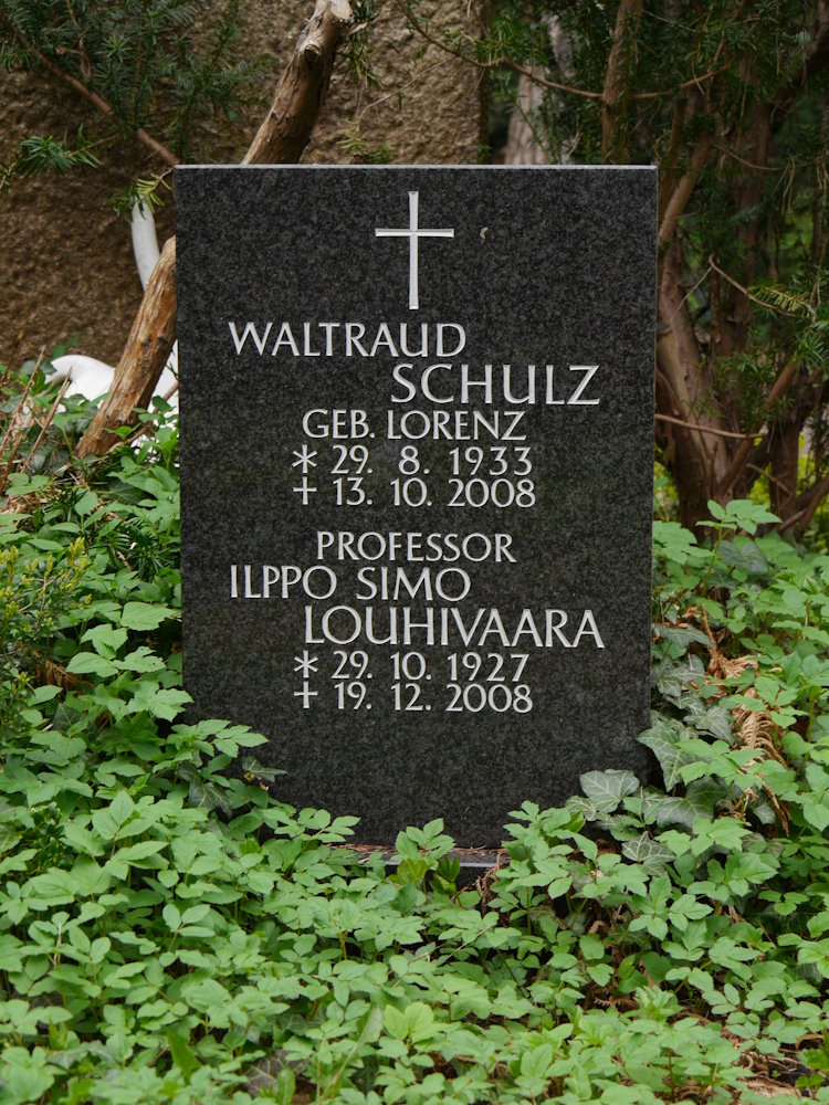 Gräber für Ilppo Simo Louhivaara und Jürgen Tippe