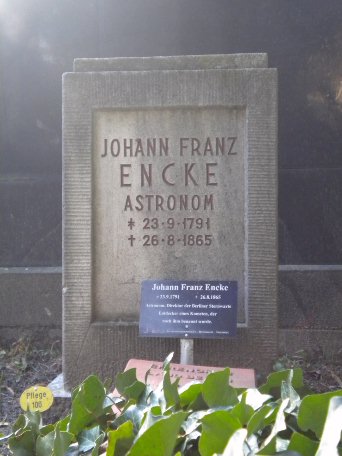 Grabstein fuer J. F. Encke